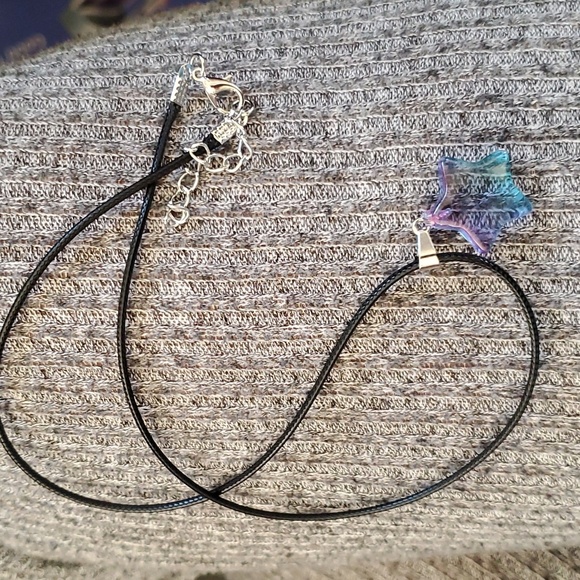 Glass Star necklace pendant - Picture 1 of 3